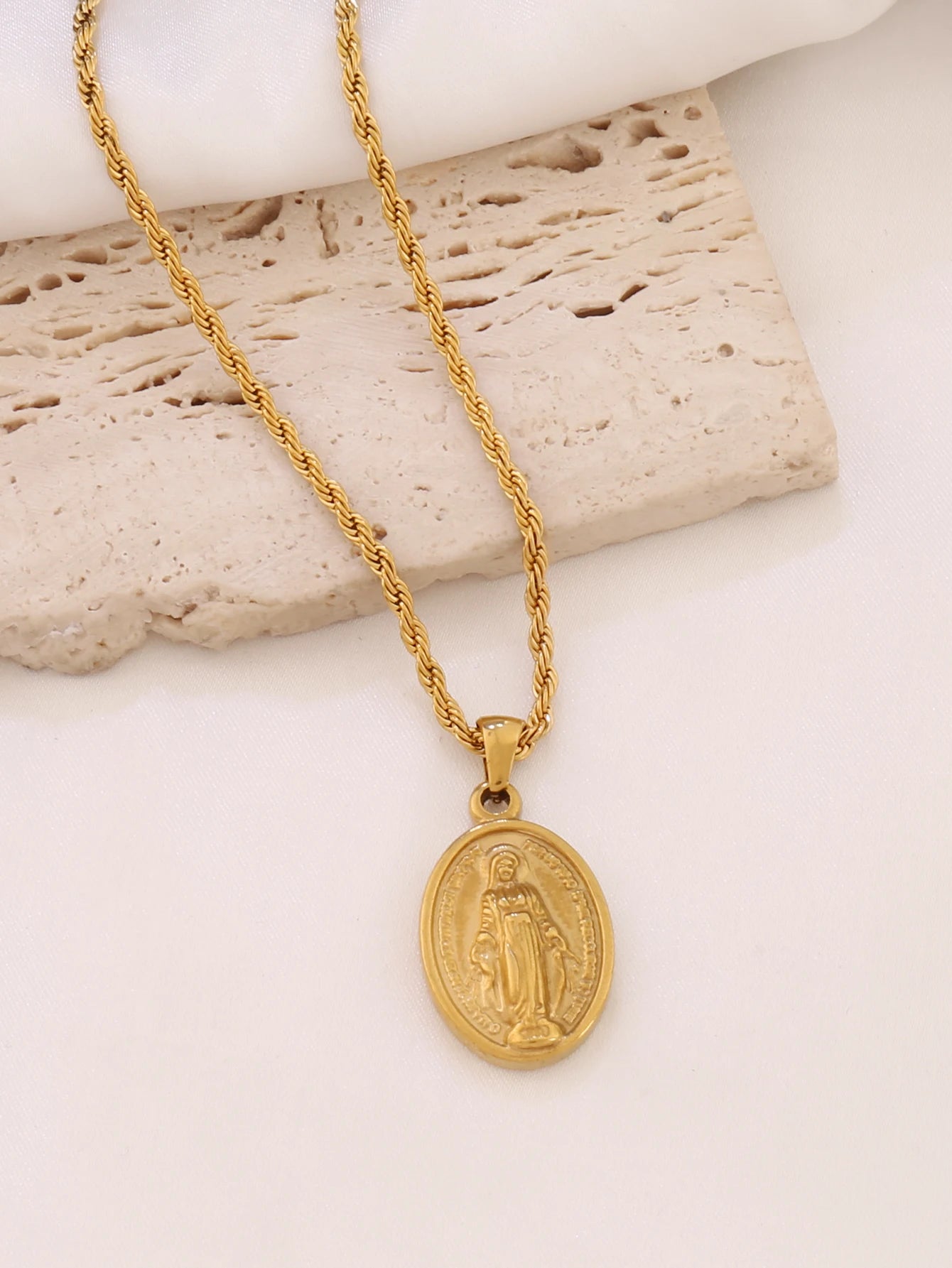VIRGIN MARY PENDANT NECKLACE