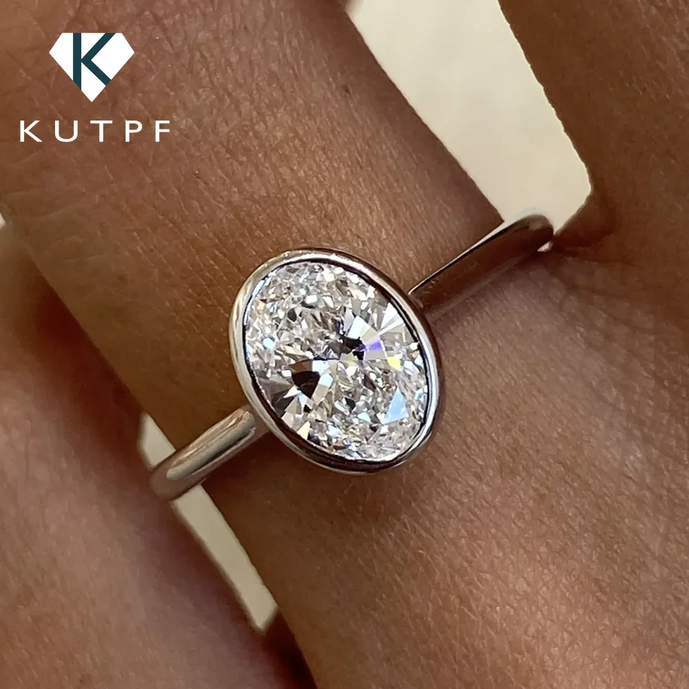 OVAL MOISSANITE ENGAGEMENT RING