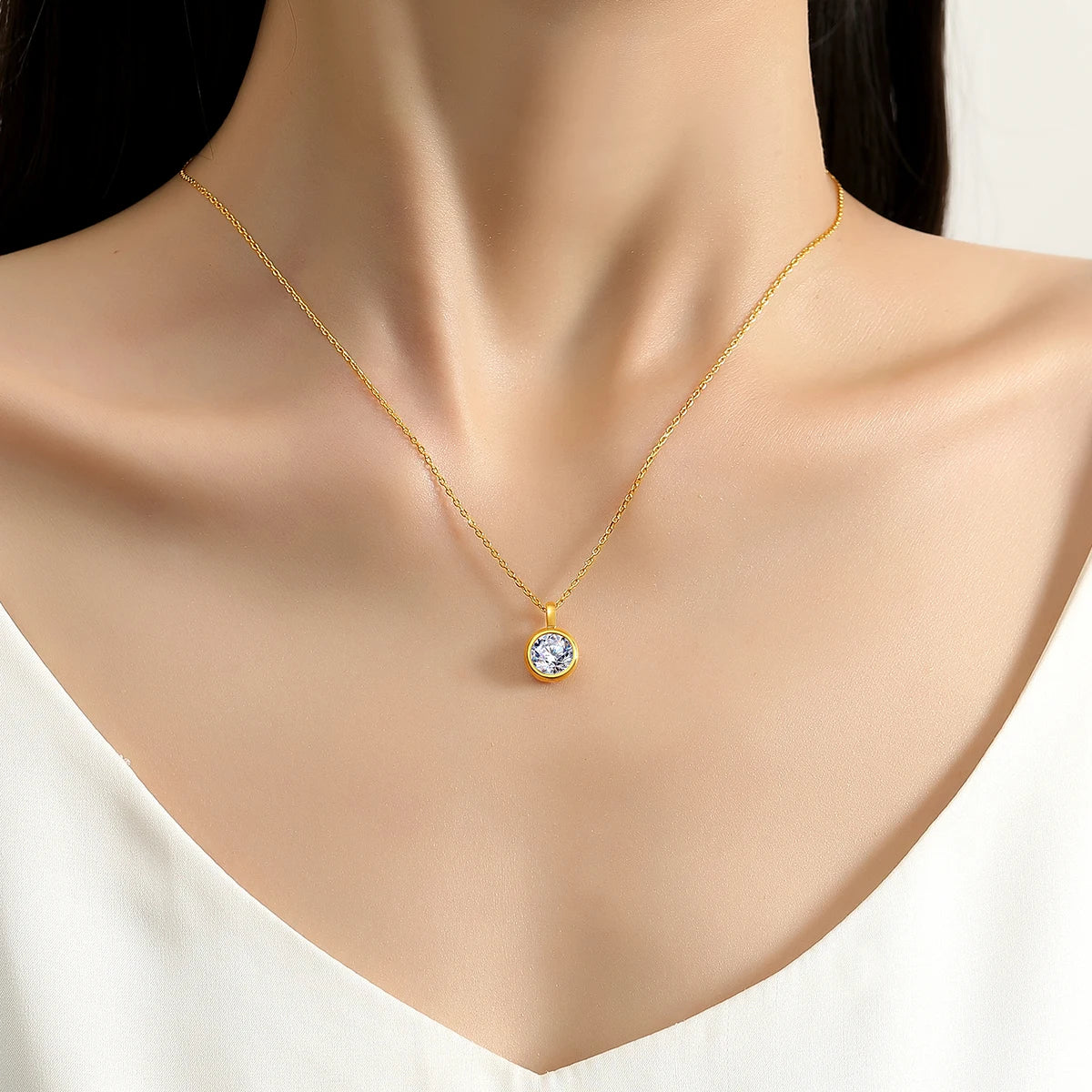 18K GOLD MOISSANITE NECKLACE