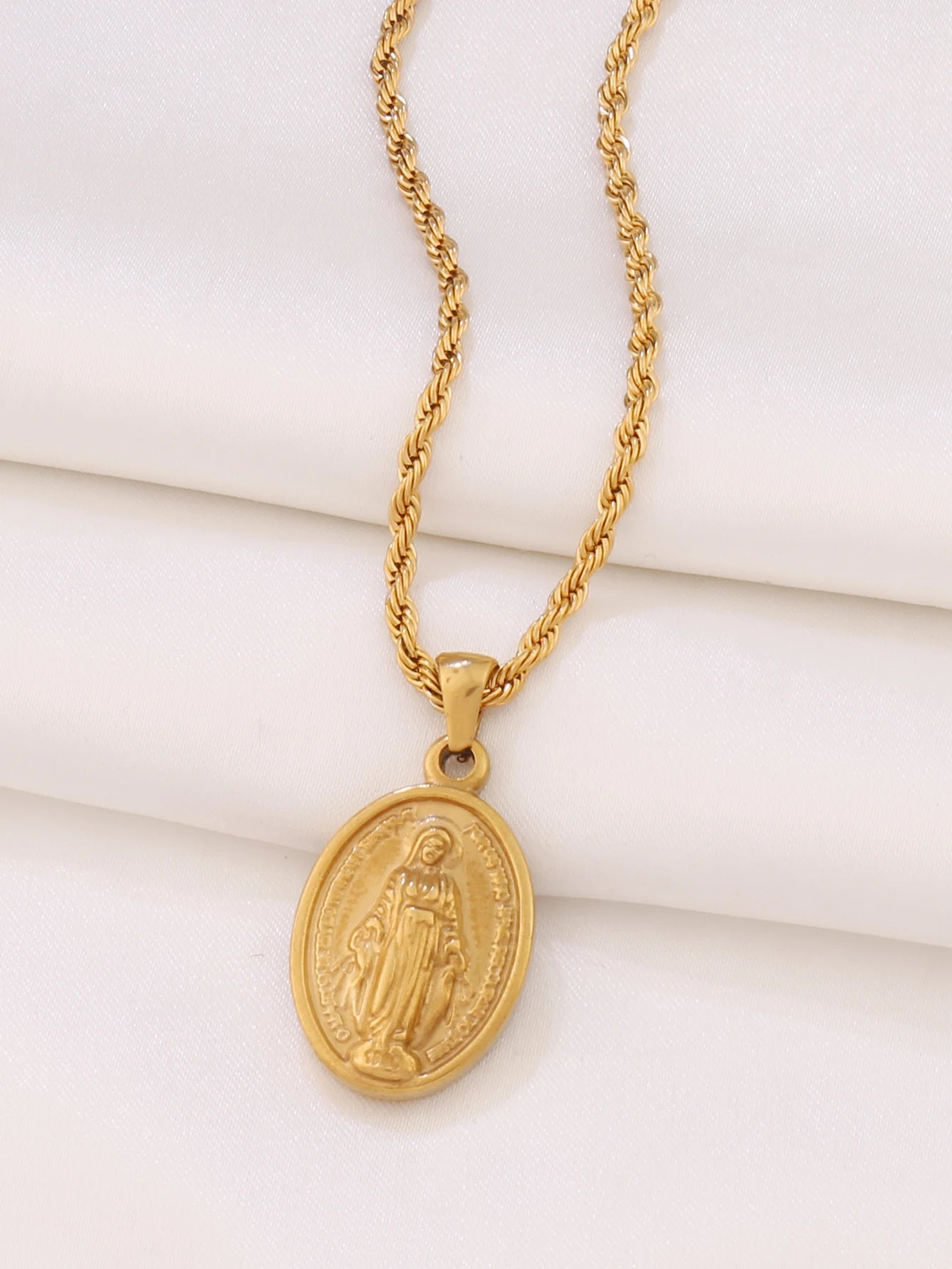 VIRGIN MARY PENDANT NECKLACE