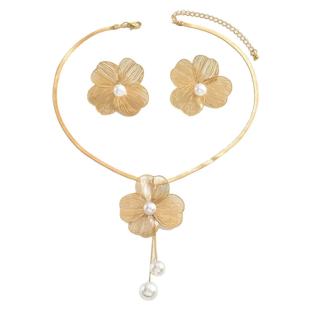 Elegant Gold Flowers Set with Pearl Inlay