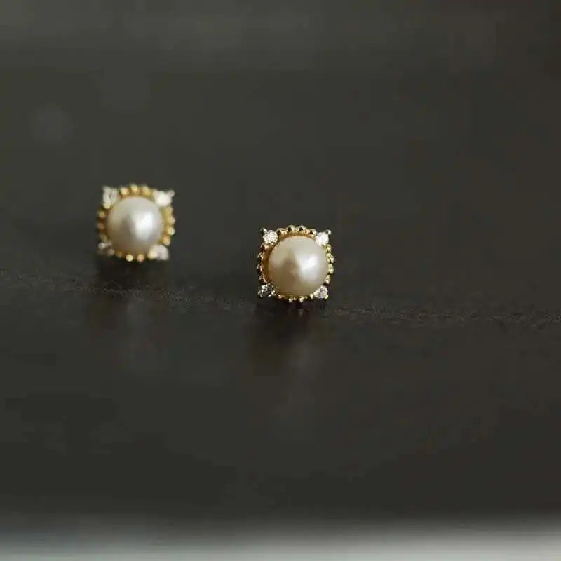 9K GOLD PEARL STUD EARRINGS