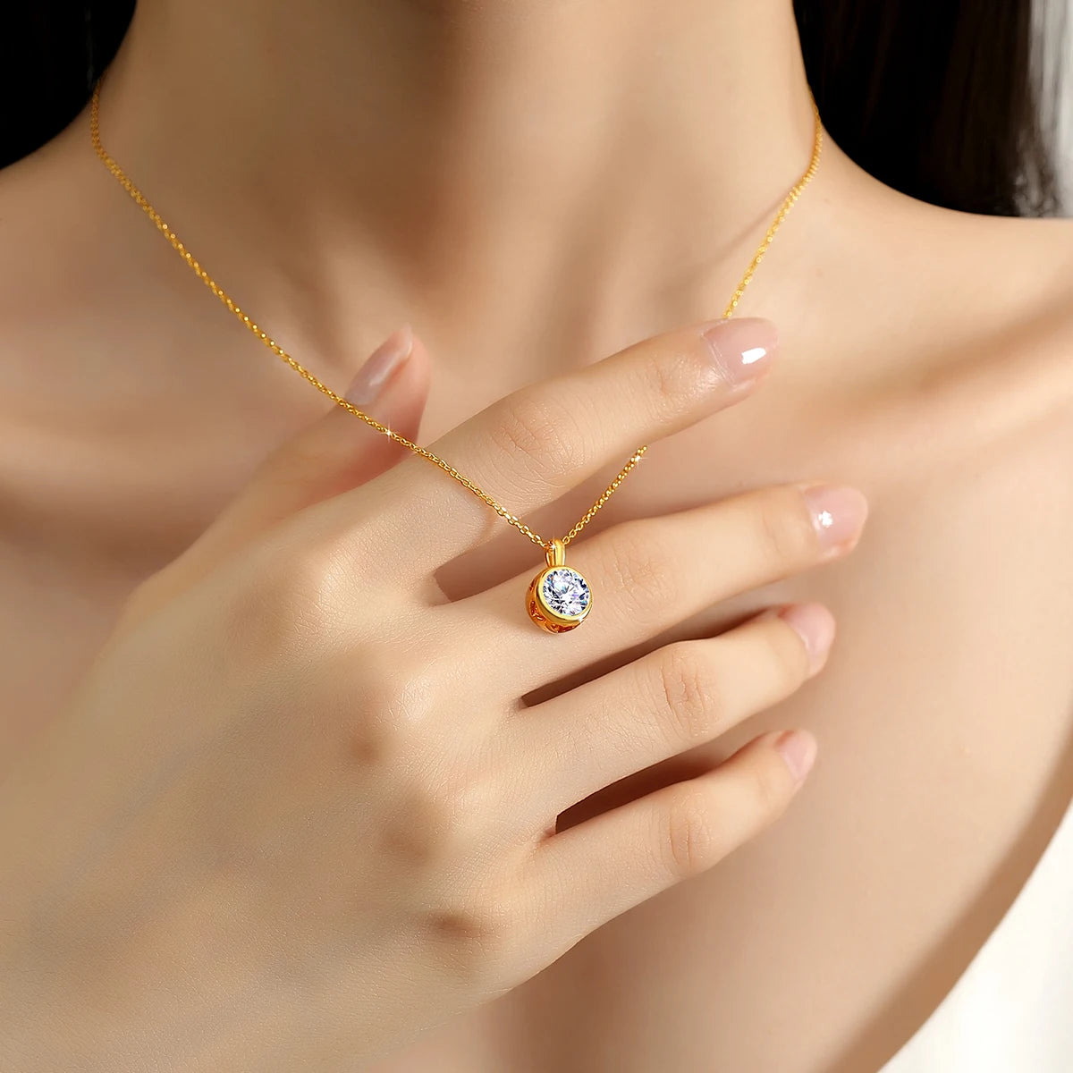 18K GOLD MOISSANITE NECKLACE