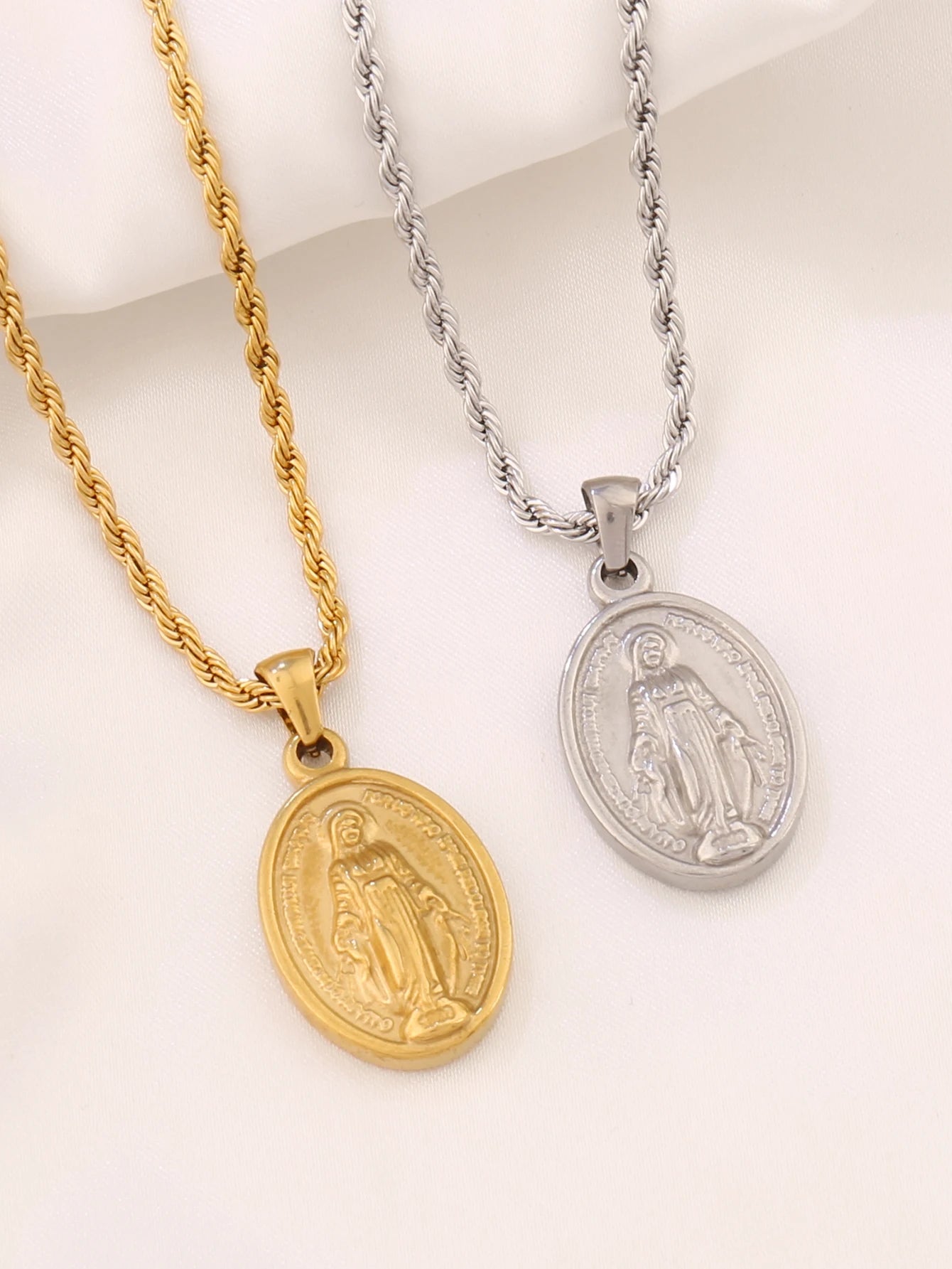 VIRGIN MARY PENDANT NECKLACE