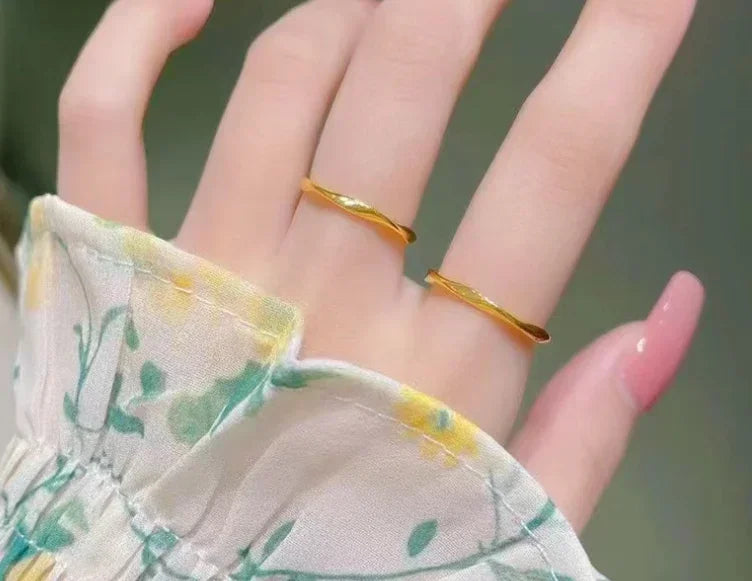 18K GOLD WOMENS RING