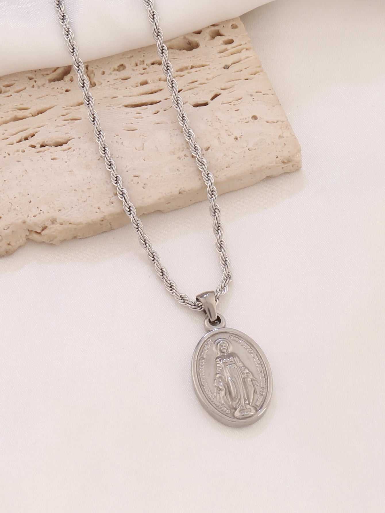 VIRGIN MARY PENDANT NECKLACE